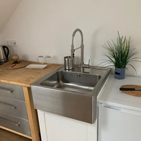 Tiny House Oder Auf Der Sunset Marina Lodge *