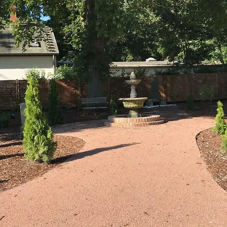 Tiny House Oder Auf Der Sunset Marina Berlin