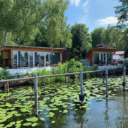 Tiny House Oder Auf Der Sunset Marina Orman Evi Berlin