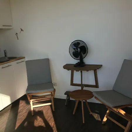 Tiny House Oder Auf Der Sunset Marina Orman Evi